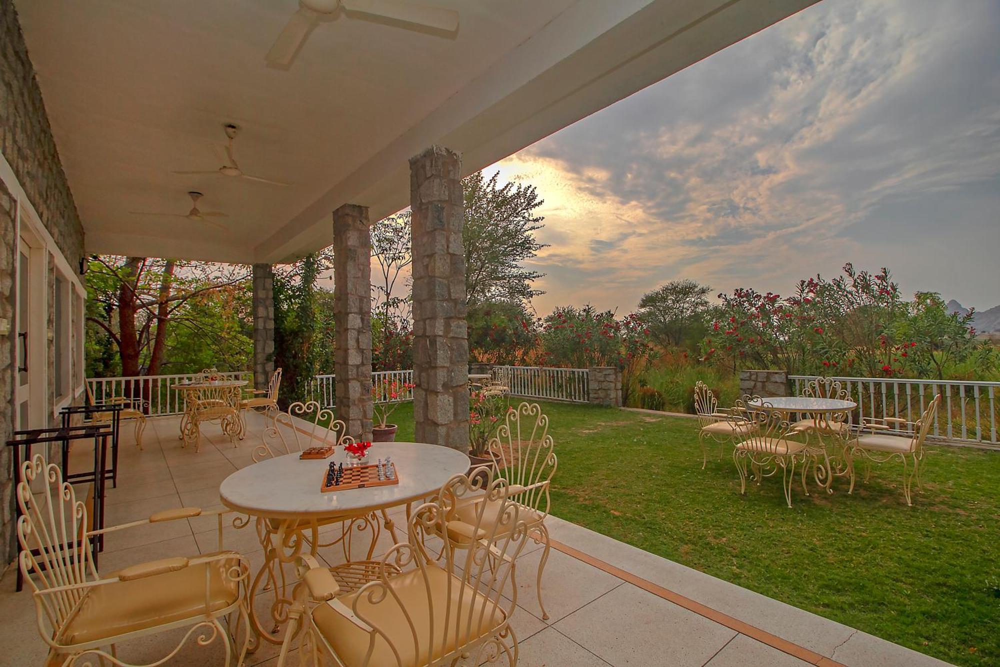 Amritara Jawai Sagar Hotel Pali  Bagian luar foto