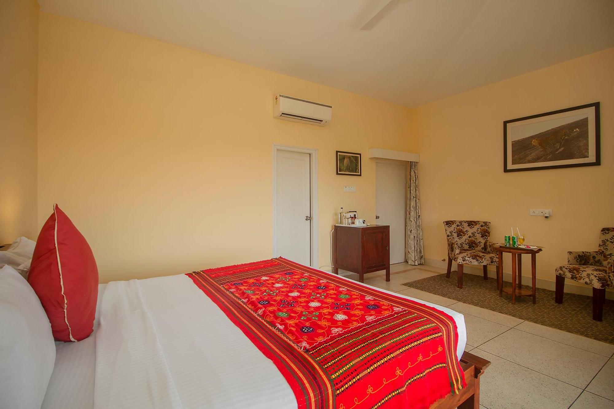 Amritara Jawai Sagar Hotel Pali  Bagian luar foto