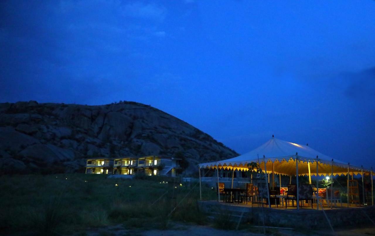 Amritara Jawai Sagar Hotel Pali  Bagian luar foto